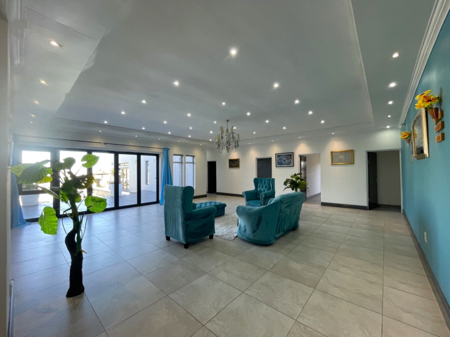5 Bedroom Property for Sale in Pelican Heights Western Cape